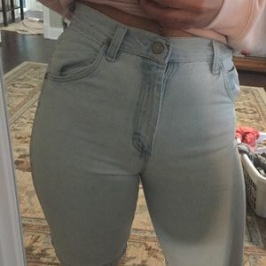 Vintage high rise light wash jean denim shorts